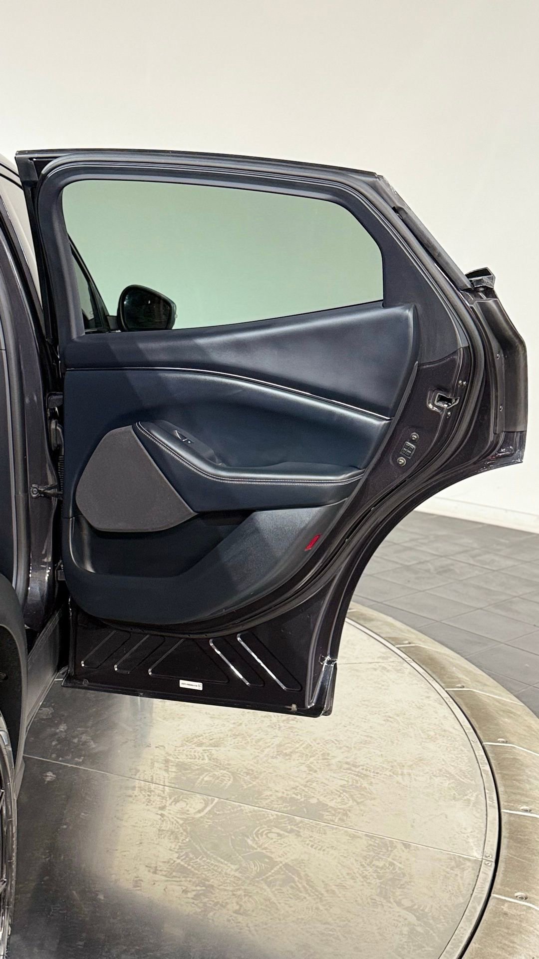 Used 2022 Ford Mustang Mach-E Select image 58