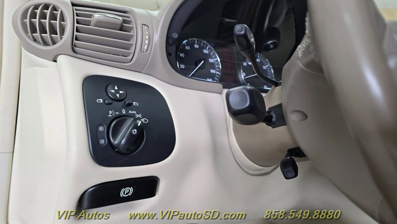 Used 2007 Mercedes-Benz C 350 Sedan image 23