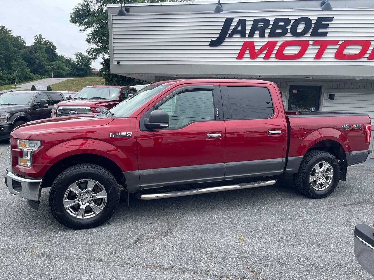 Used 2015 Ford F150 XLT w/ Equipment Group 302A Luxury AWD/4WD image 4