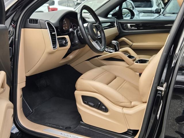 Used 2022 Porsche Cayenne image 12