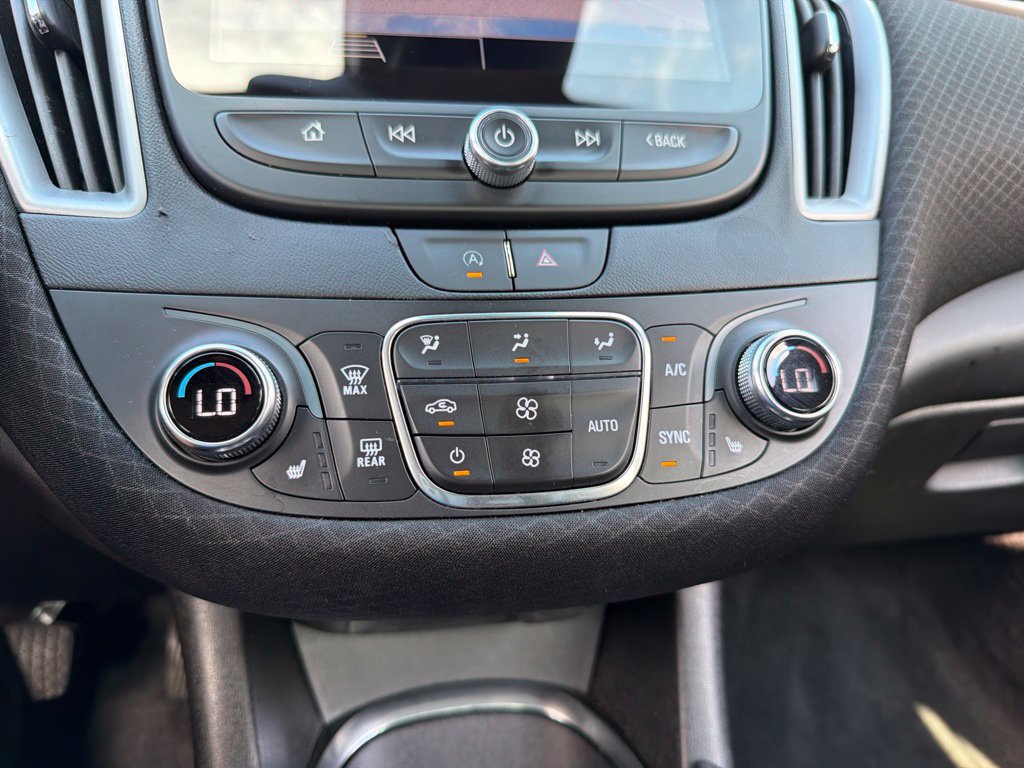 Used 2025 Chevrolet Malibu LT FWD image 12