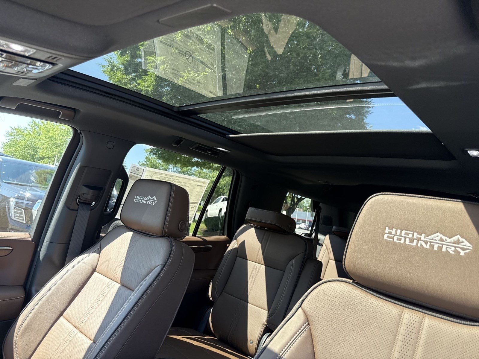 New 2026 Chevrolet Tahoe High Country w/ Sun And Tow Package AWD/4WD image 17