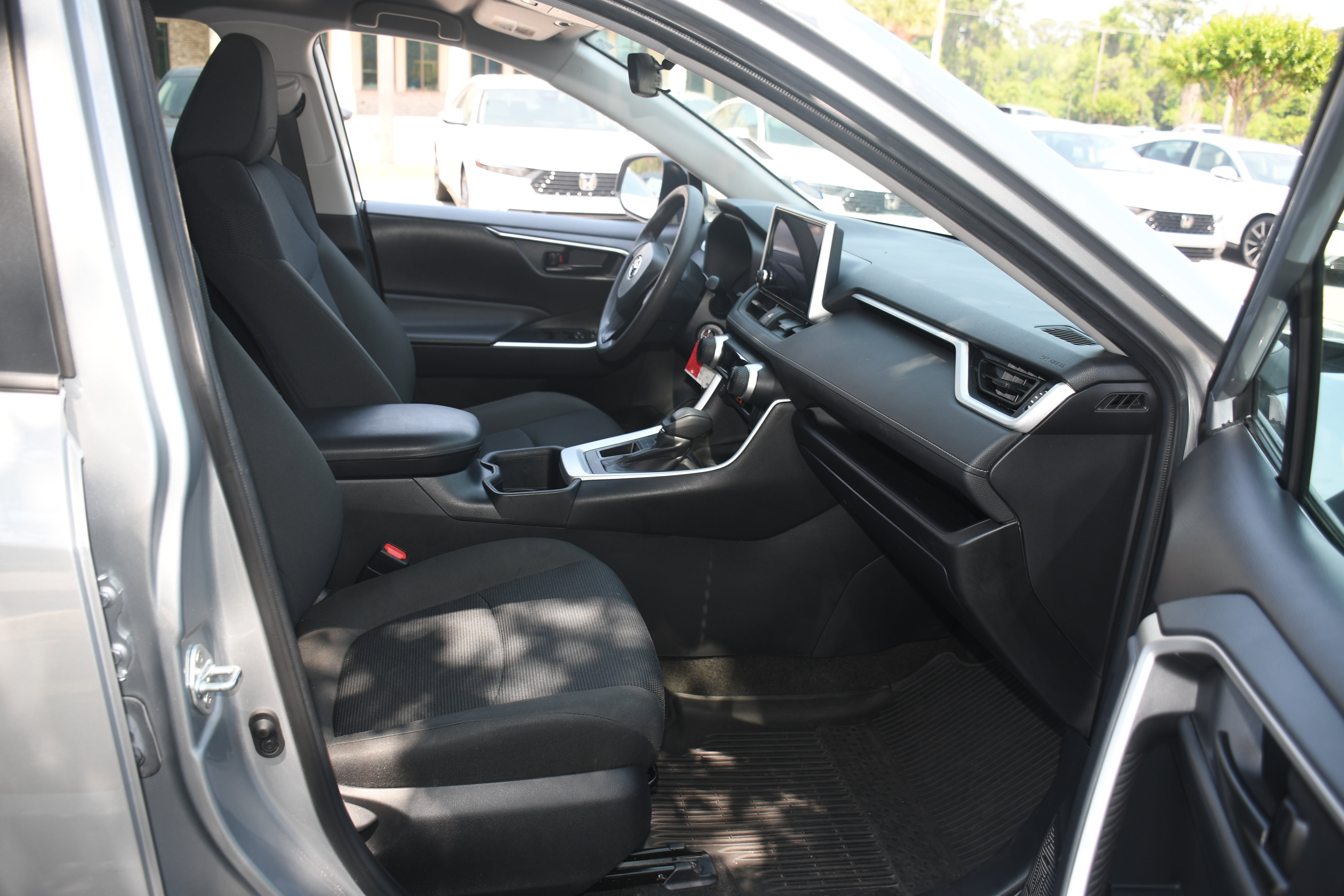 Used 2023 Toyota RAV4 LE FWD image 19