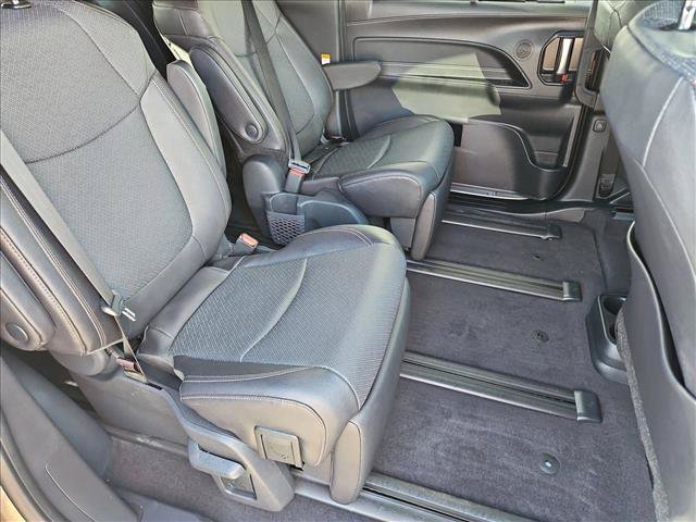 Used 2025 Toyota Sienna Limited FWD image 20