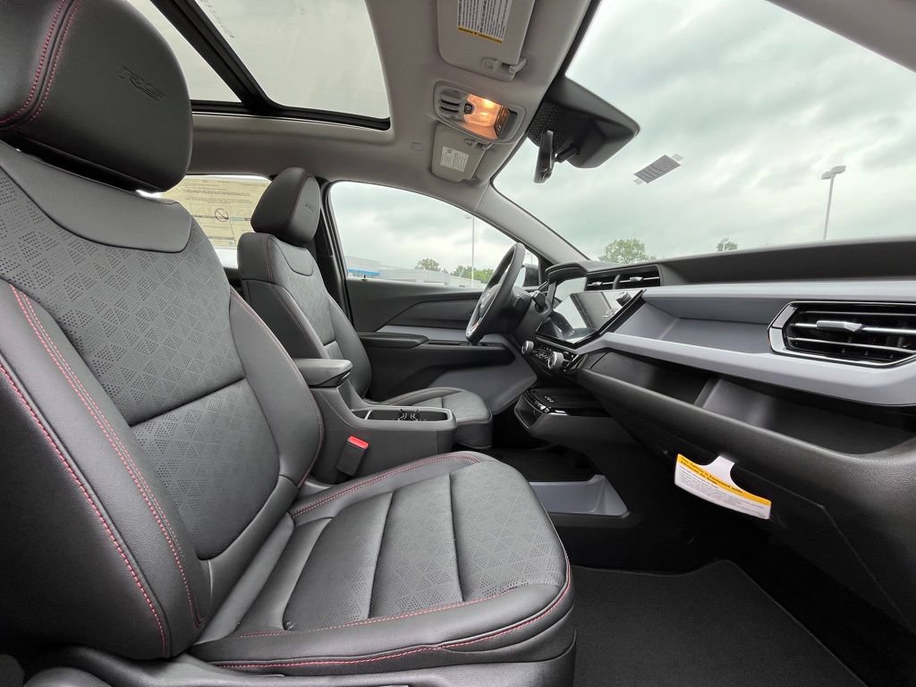 New 2027 Chevrolet Bolt RS w/ Technology Package FWD image 20