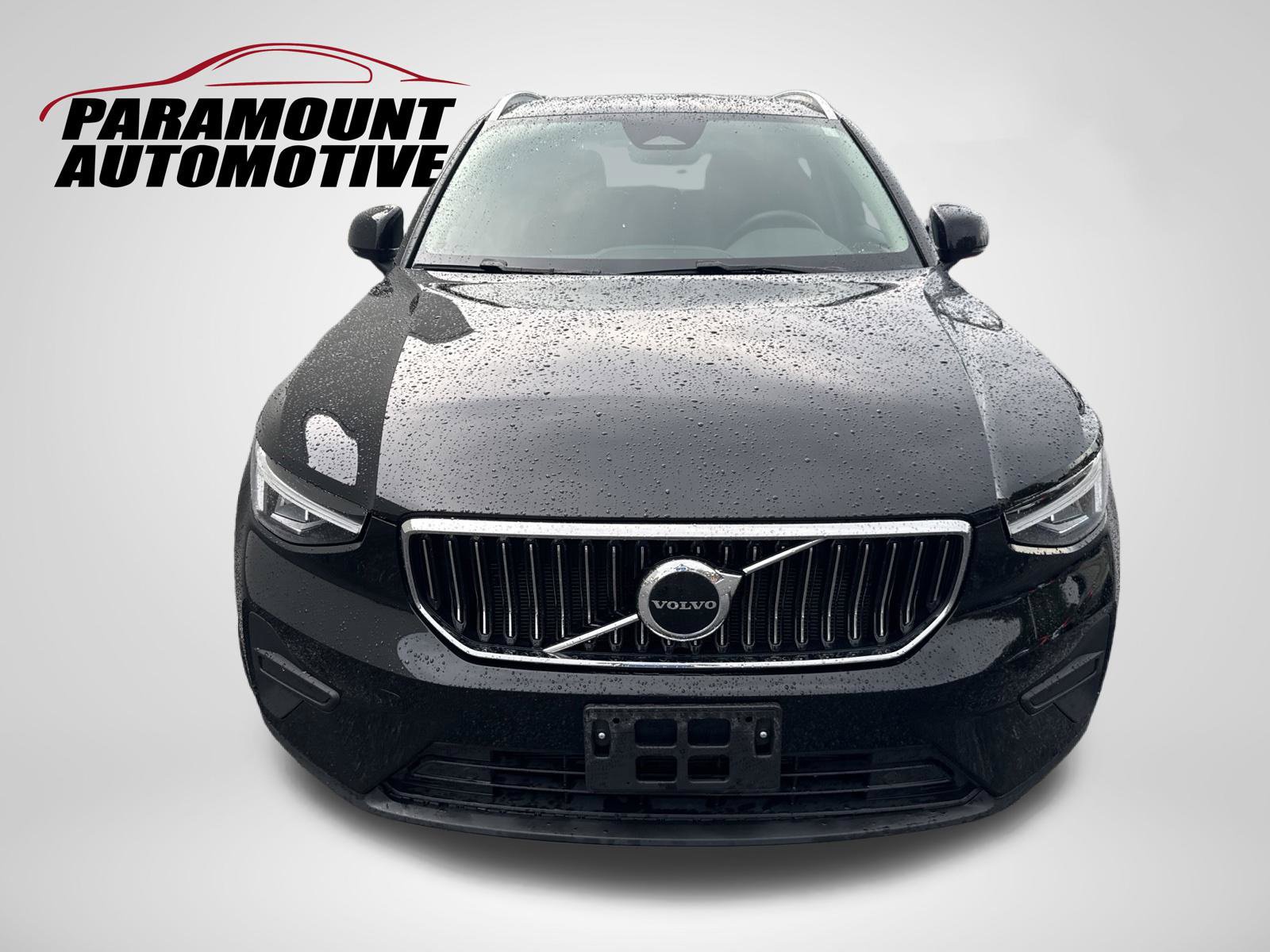 Used 2025 Volvo XC40 B5 Core AWD/4WD image 2