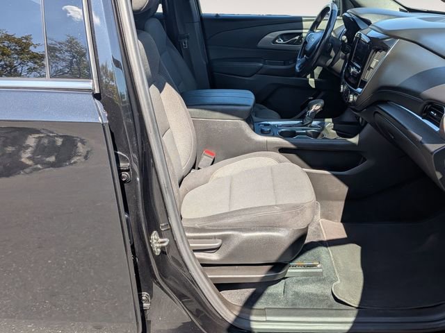 Used 2022 Chevrolet Traverse LT FWD image 30