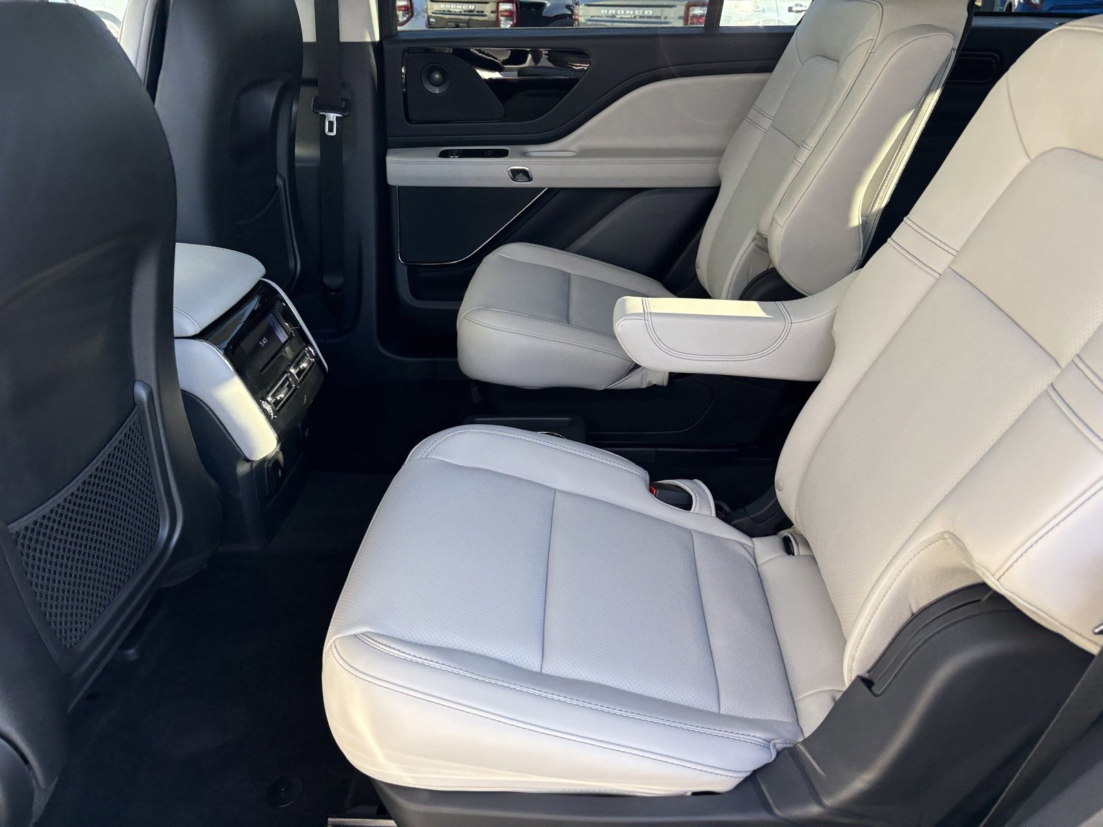 New 2025 Lincoln Aviator 2WD w/ Equipment Group 101A image 17