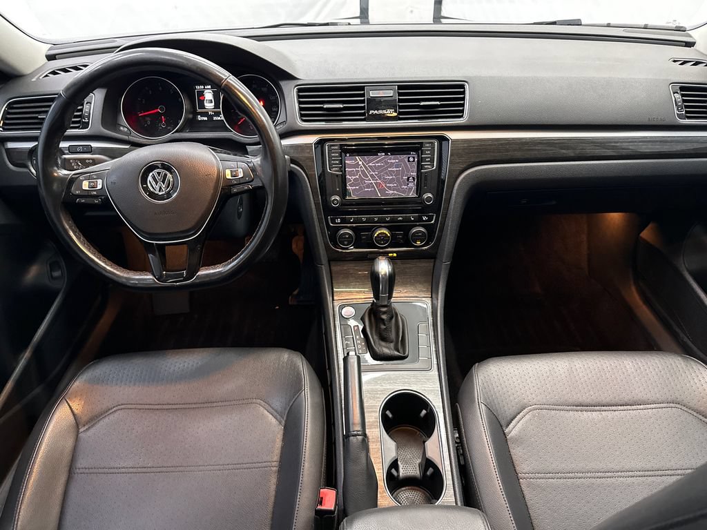 Used 2018 Volkswagen Passat 2.0T SE FWD image 22