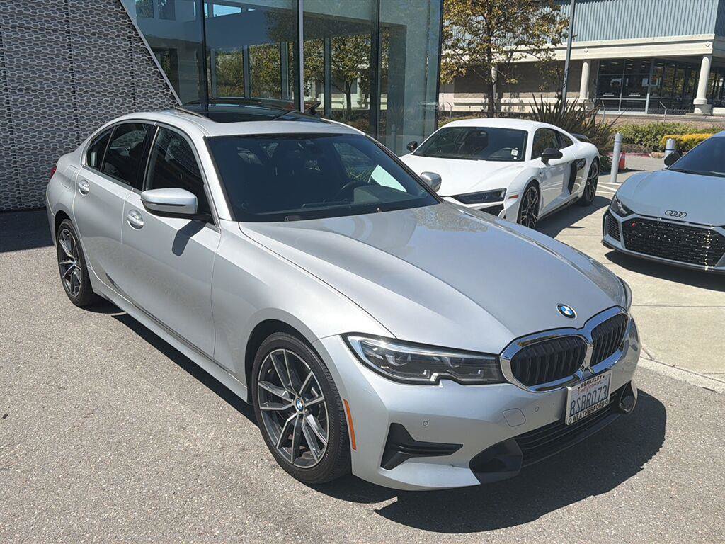 Used 2020 BMW 330i Sedan w/ Convenience Package RWD image 4