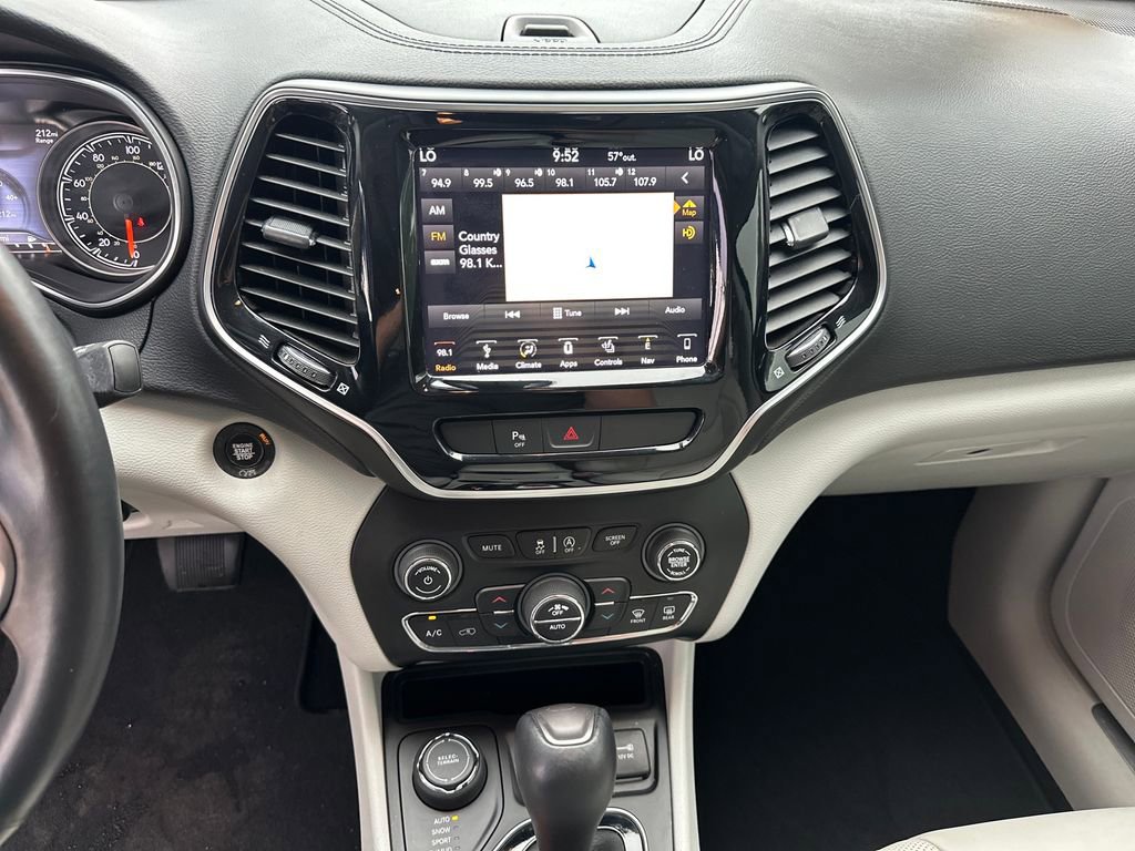 Used 2019 Jeep Cherokee Limited w/ Luxury Group AWD/4WD image 23