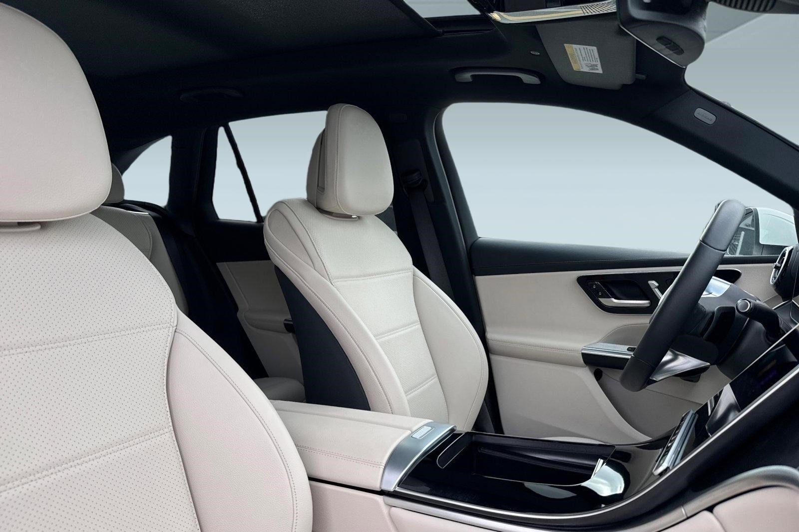 Certified 2025 Mercedes-Benz GLC 300 4MATIC image 32