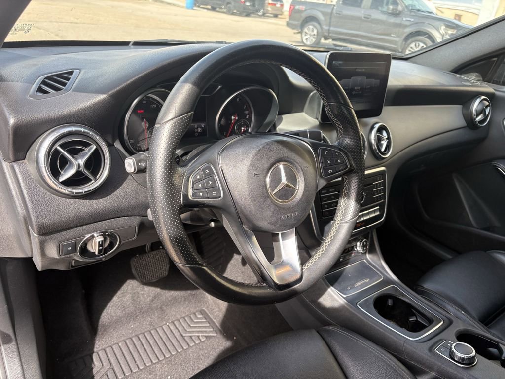 Used 2018 Mercedes-Benz CLA 250 image 14