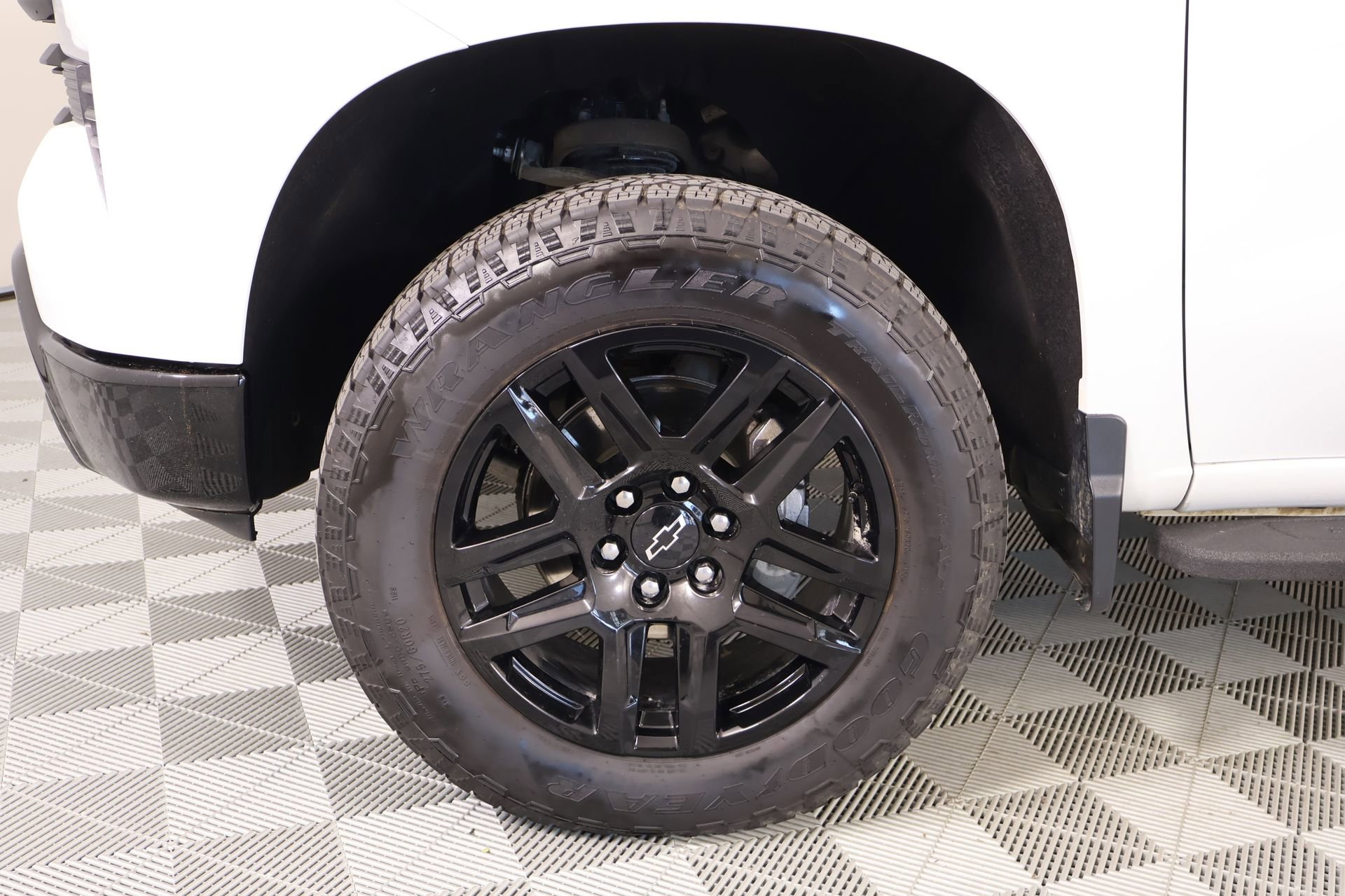 Used 2023 Chevrolet Silverado 1500 LT Trail Boss w/ Protection Package AWD/4WD image 18