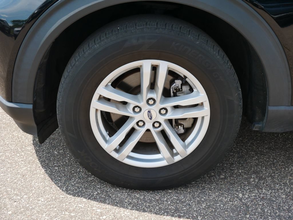 Used 2024 Ford Explorer XLT w/ Equipment Group 202A AWD/4WD image 8