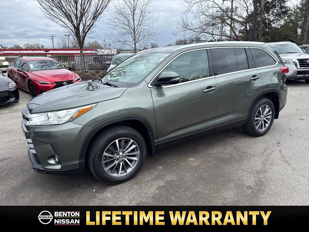 Used 2019 Toyota Highlander XLE image 4