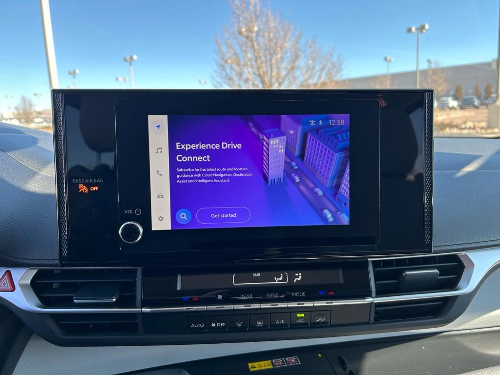 Used 2025 Toyota Sienna LE image 20