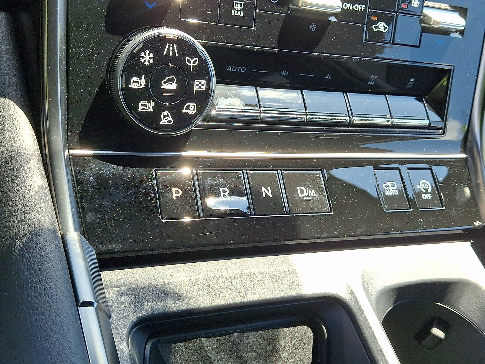 Used 2026 Nissan Armada PRO-4X w/ Captain's Chari Seat Package AWD/4WD image 16