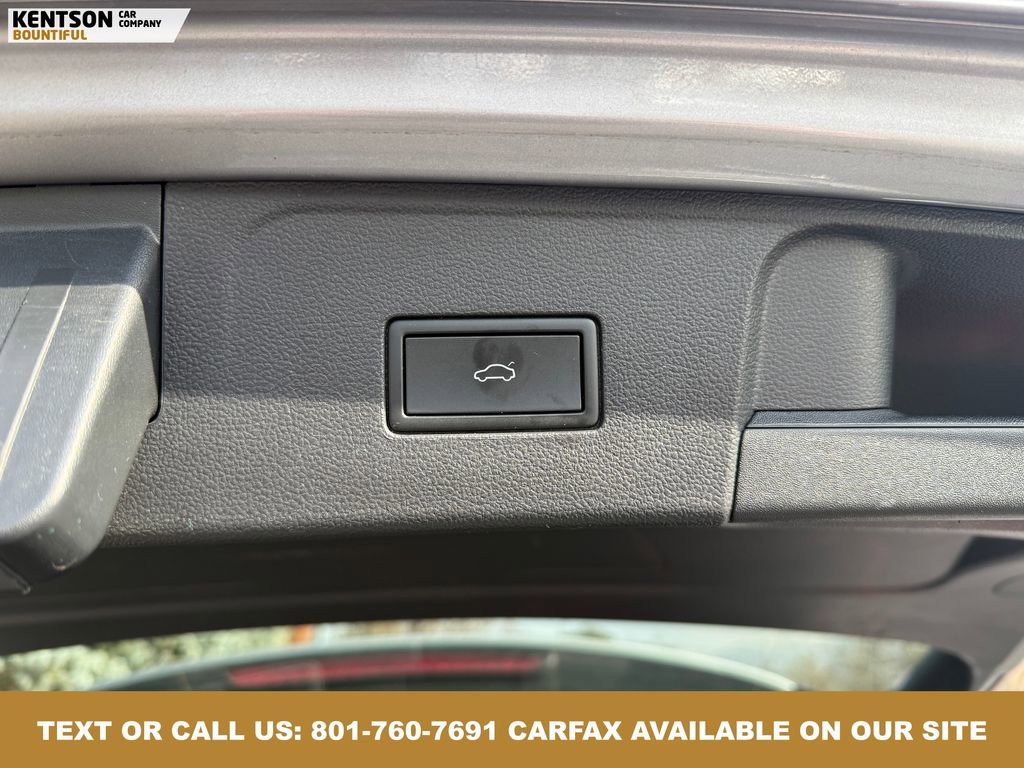 Used 2025 Volkswagen Atlas SE image 36