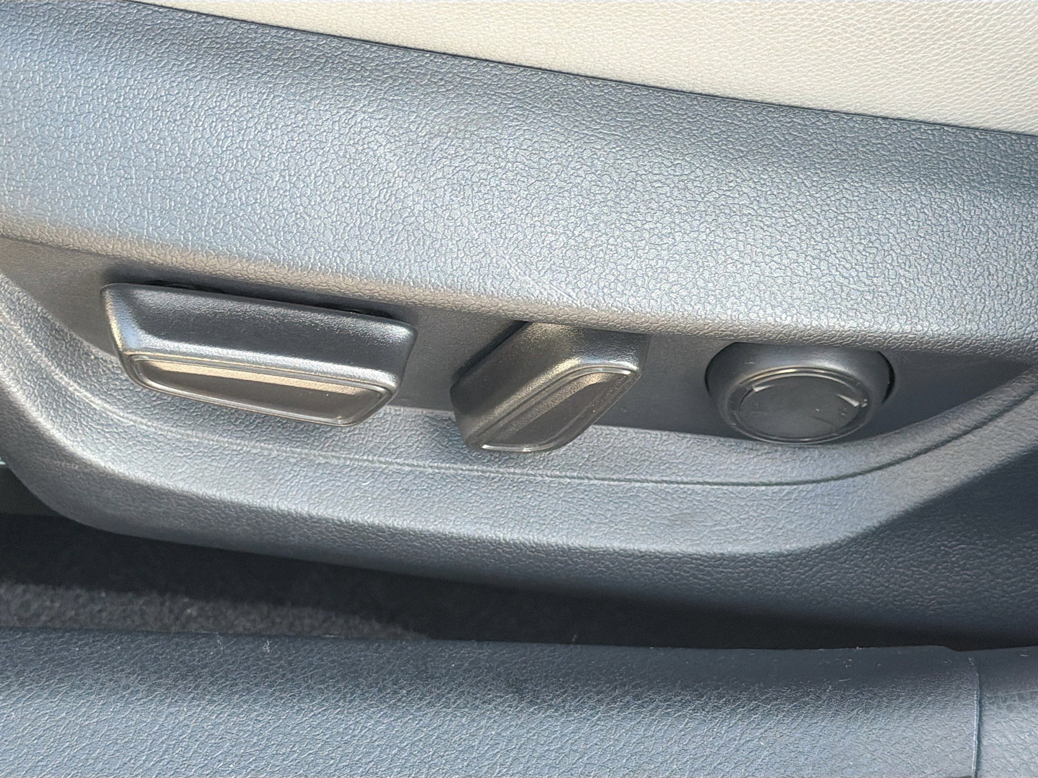 Used 2025 Toyota Camry SE image 23