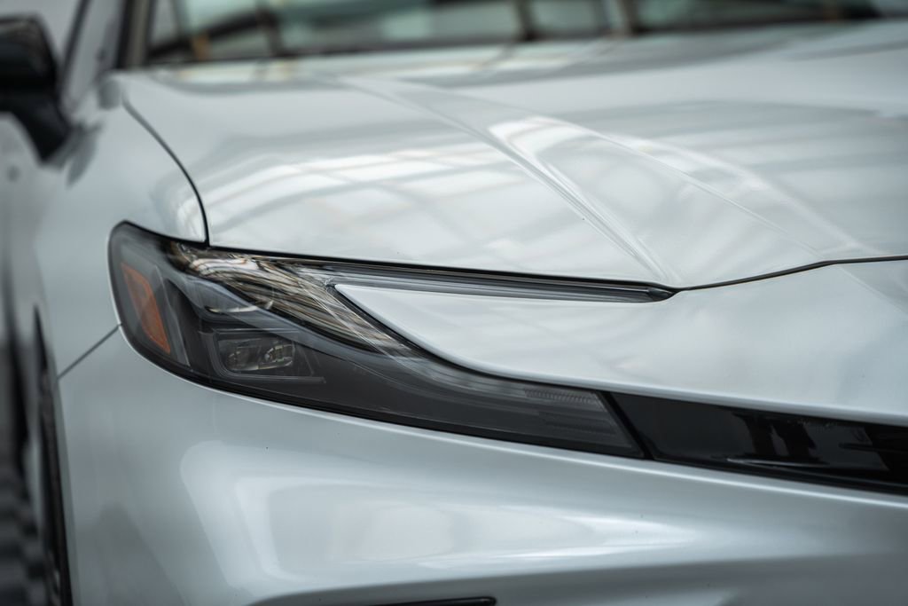 Used 2025 Toyota Camry XSE FWD image 13