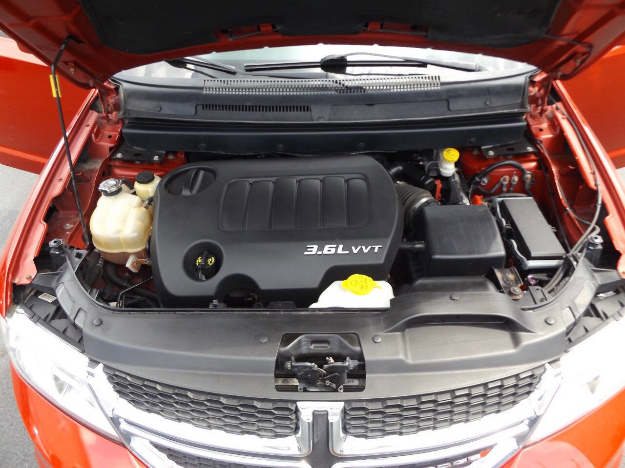 Used 2014 Dodge Journey SXT w/ Flexible Seating Group image 33