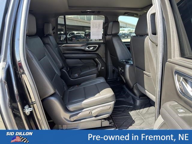 Certified 2022 Chevrolet Suburban Z71 w/ Luxury Package AWD/4WD image 19