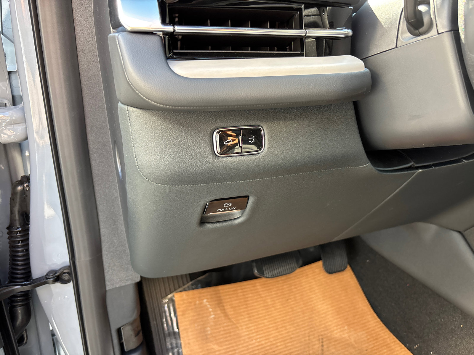 New 2025 Lincoln Navigator Reserve w/ Jet Appearance Package image 13