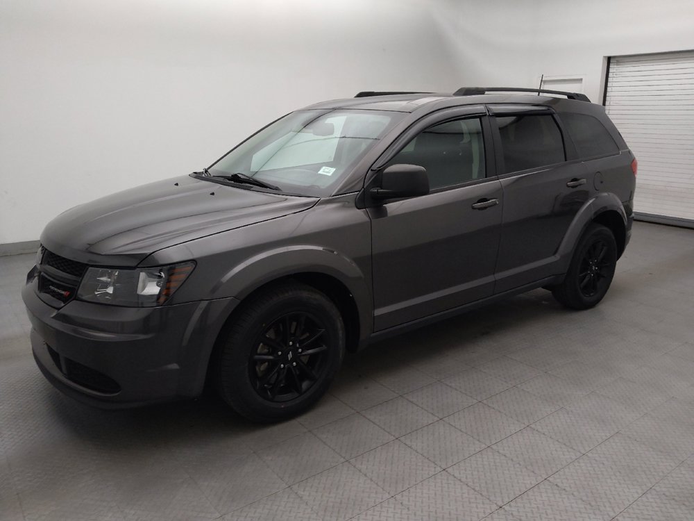 Used 2020 Dodge Journey SE w/ SE Popular Equipment Group FWD image 2