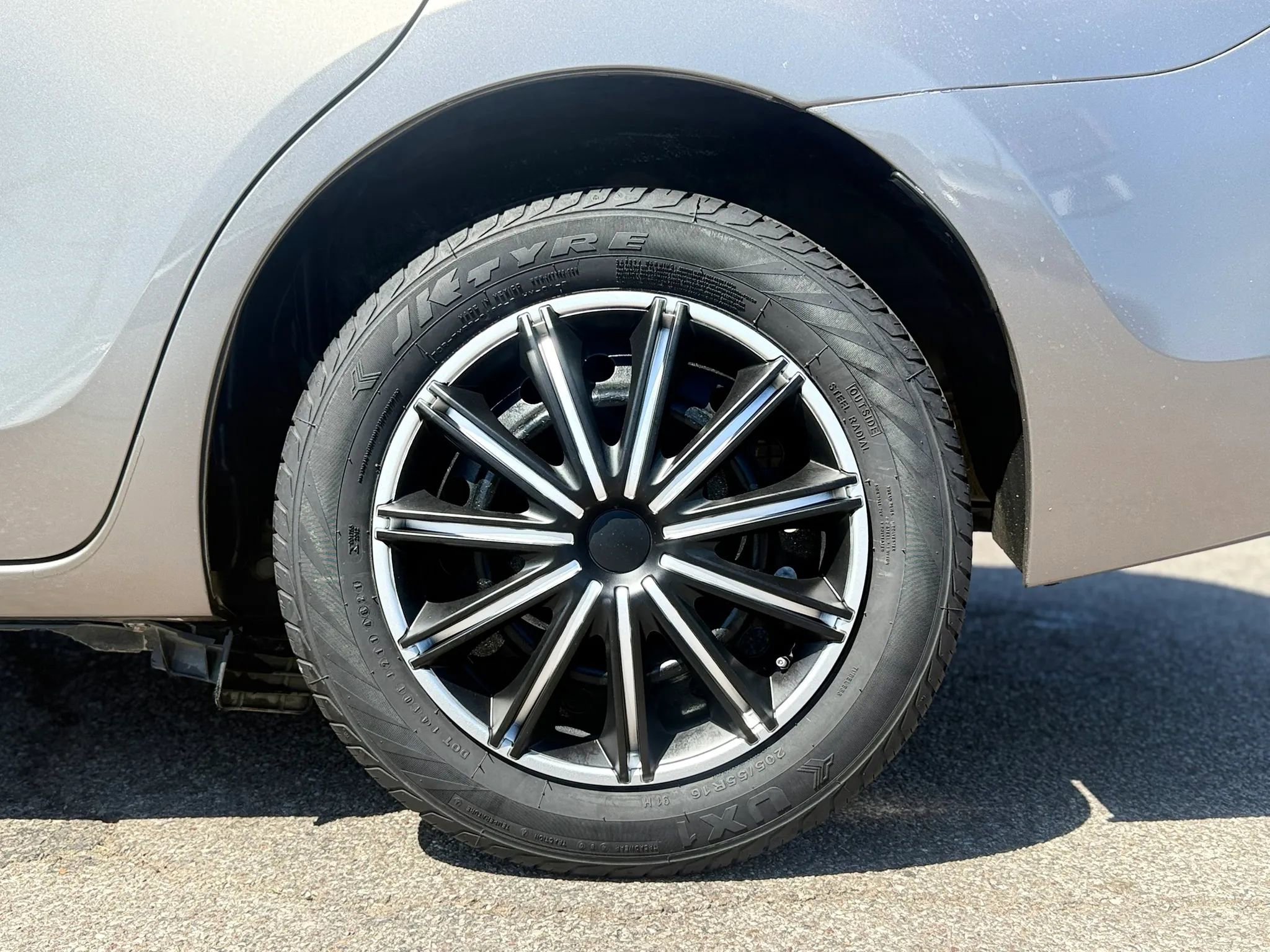 Used 2014 Toyota Corolla LE image 35