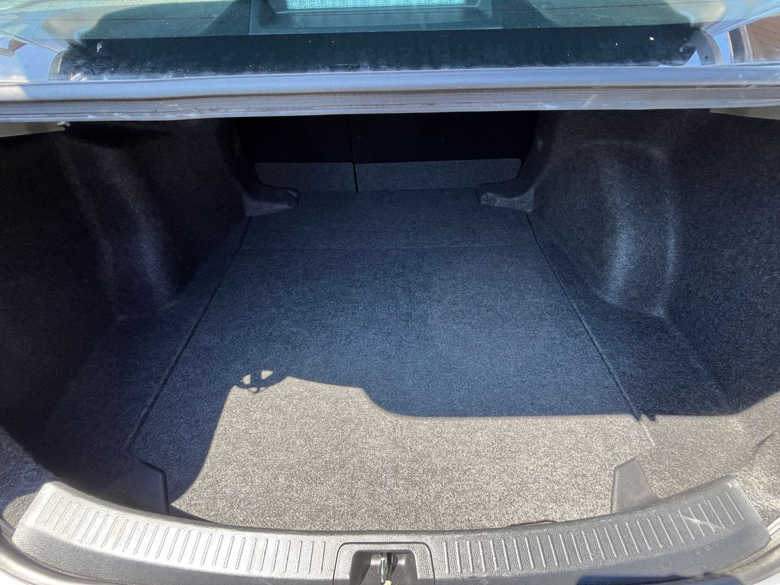 Used 2025 Toyota Corolla LE FWD image 31