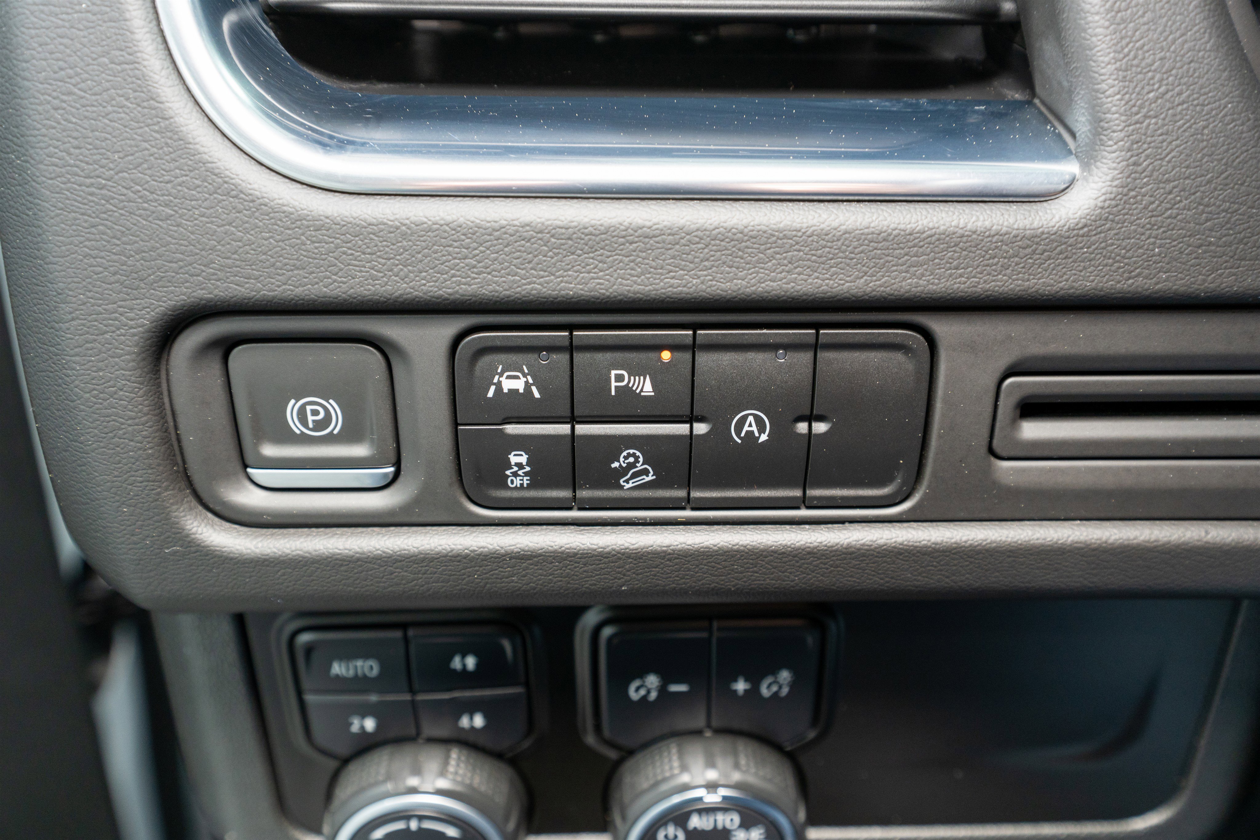 Used 2023 Chevrolet Tahoe Premier AWD/4WD image 29
