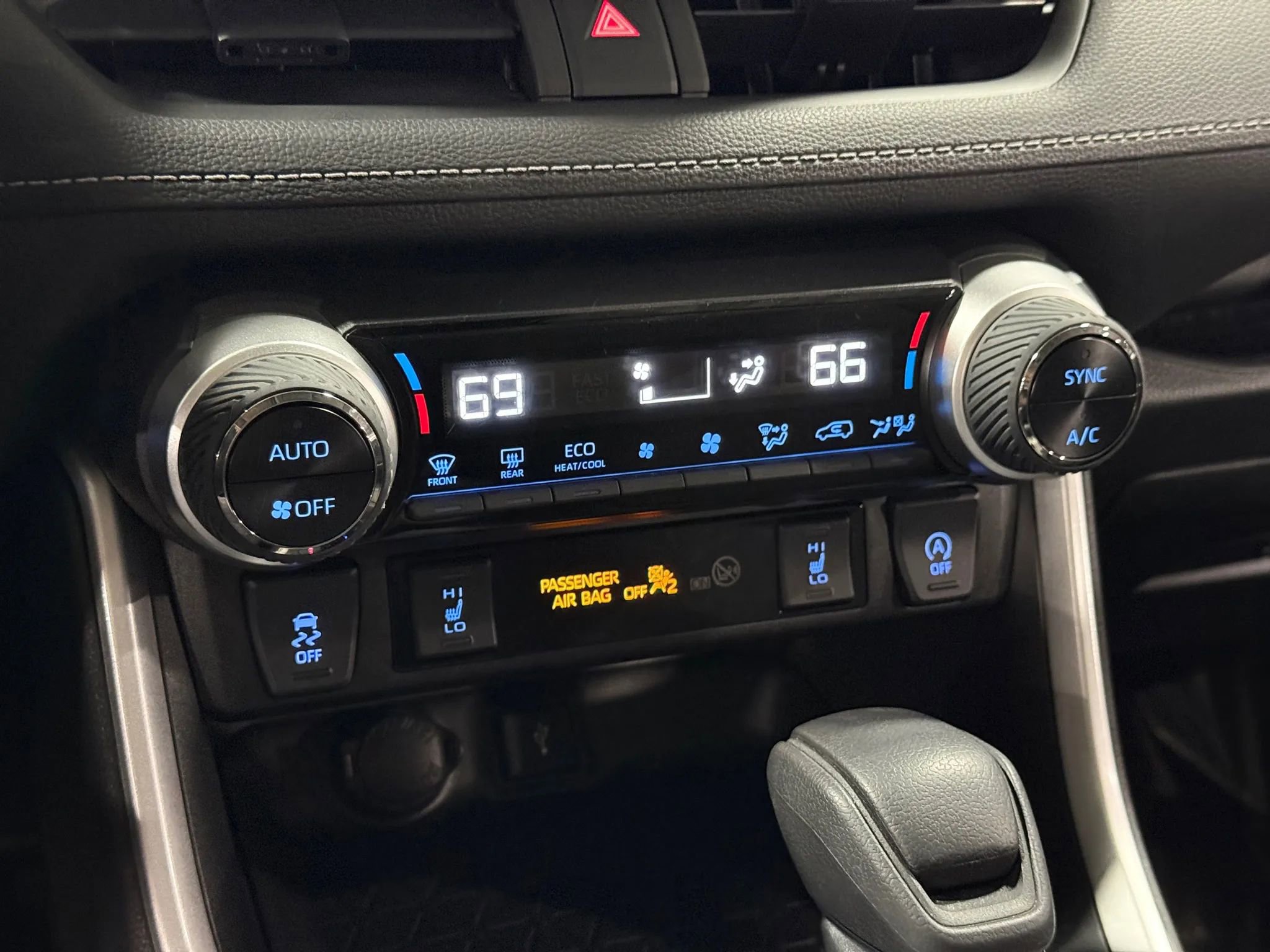 Used 2022 Toyota RAV4 XLE w/ Convenience Package image 35