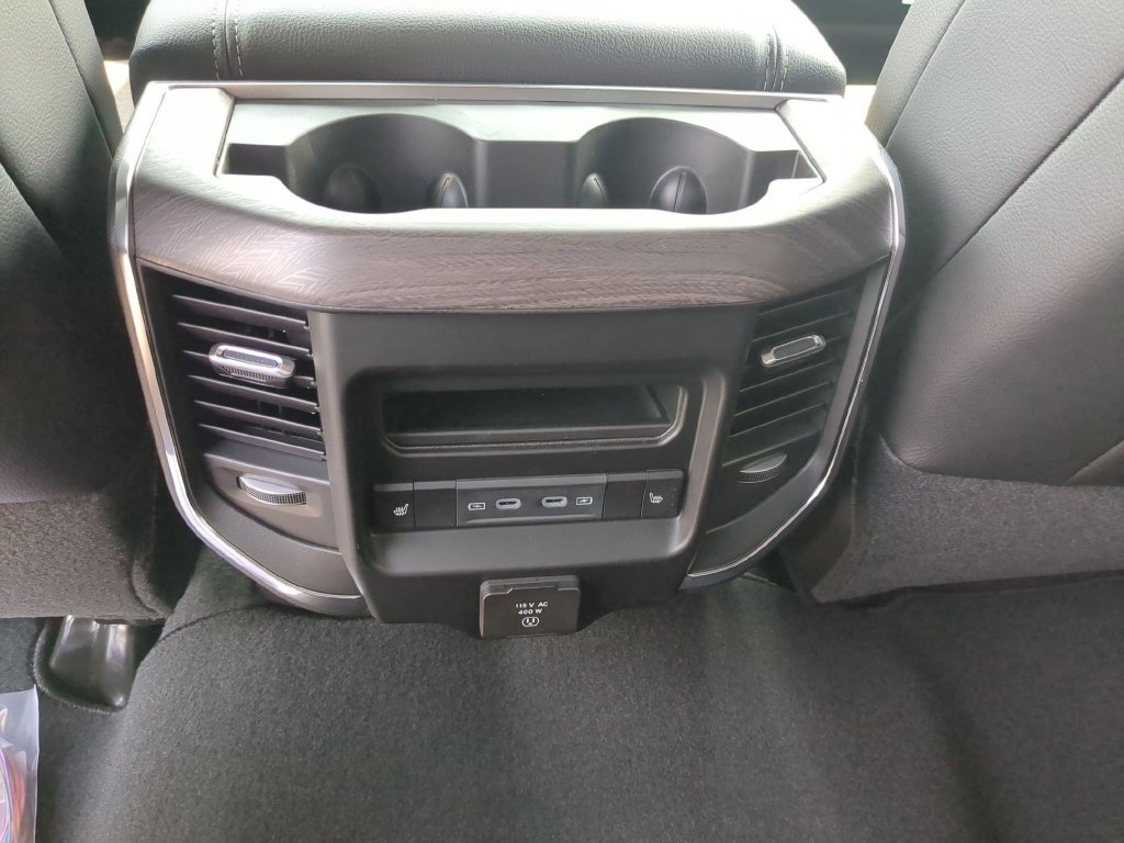 New 2026 RAM 2500 Laramie w/ Night Edition AWD/4WD image 33