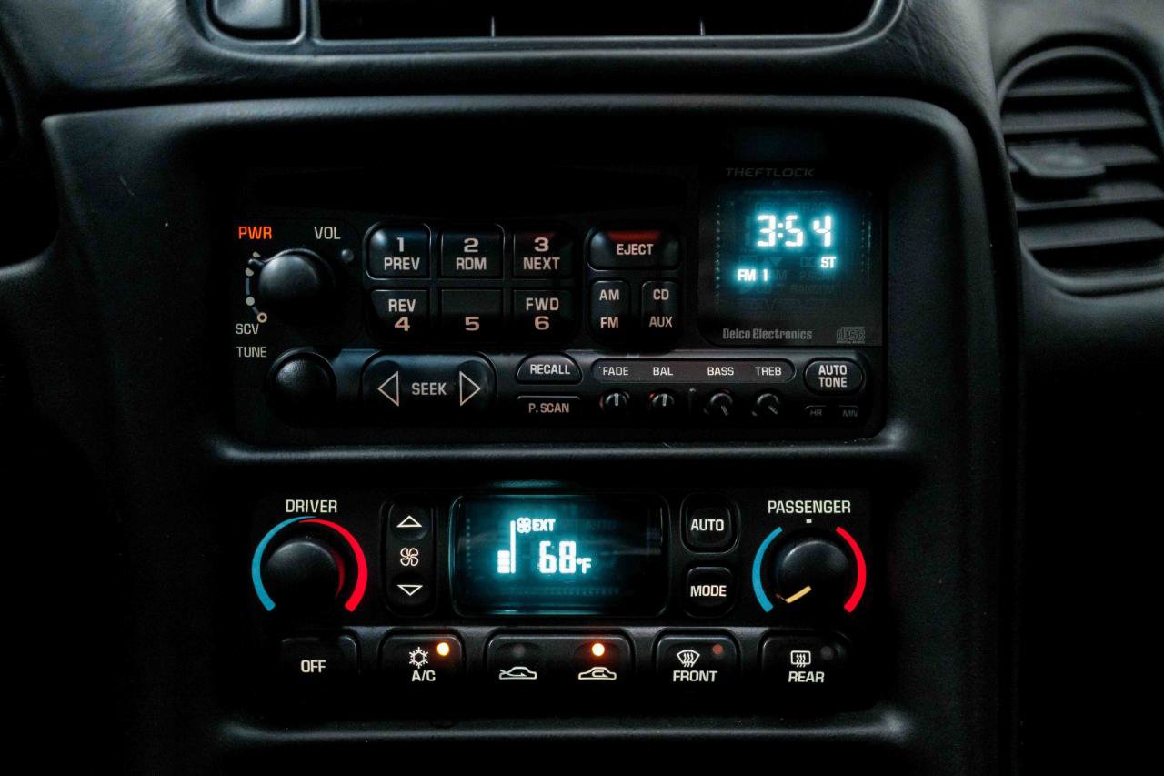 Used 2004 Chevrolet Corvette Z06 w/ Z06 Preferred Equipment Group image 62