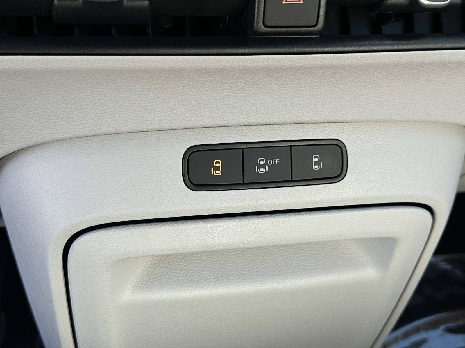 Certified 2025 Volkswagen ID. Buzz 1st Edition AWD/4WD image 16