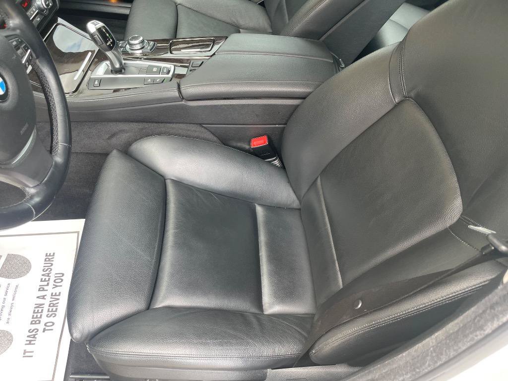 Used 2011 BMW 550i xDrive Sedan AWD/4WD image 15
