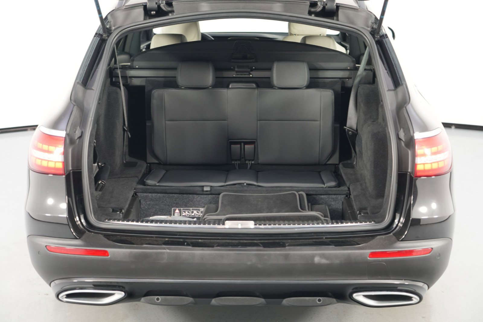 Used 2022 Mercedes-Benz E 450 4MATIC All-Terrain Wagon w/ Driver Assistance Package image 11