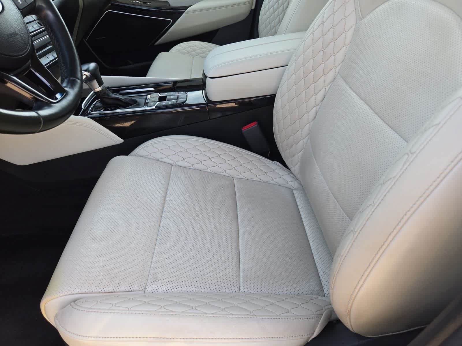 Used 2018 Kia Cadenza Limited FWD image 15