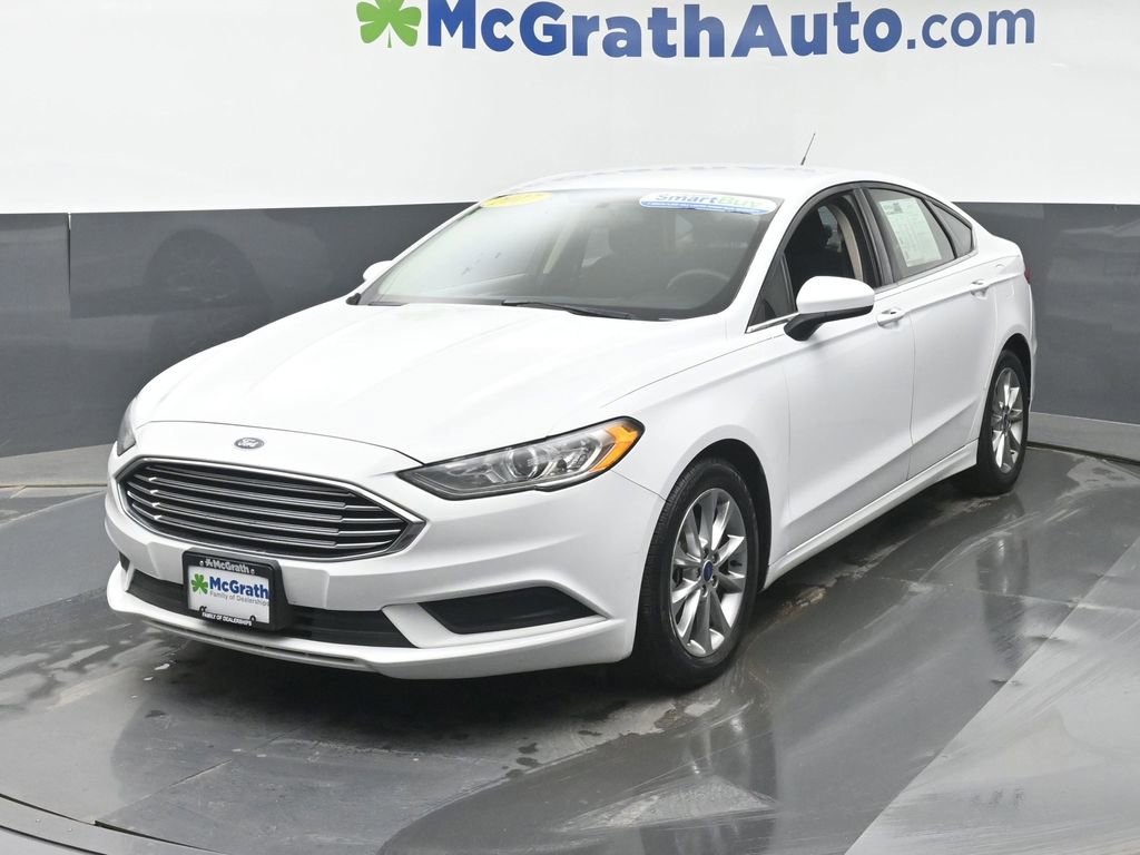 Used 2017 Ford Fusion SE w/ Fusion SE Technology Package image 22