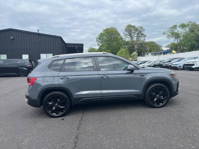 Certified 2022 Volkswagen Taos SE w/ IQ.Drive SE Package AWD/4WD image 6