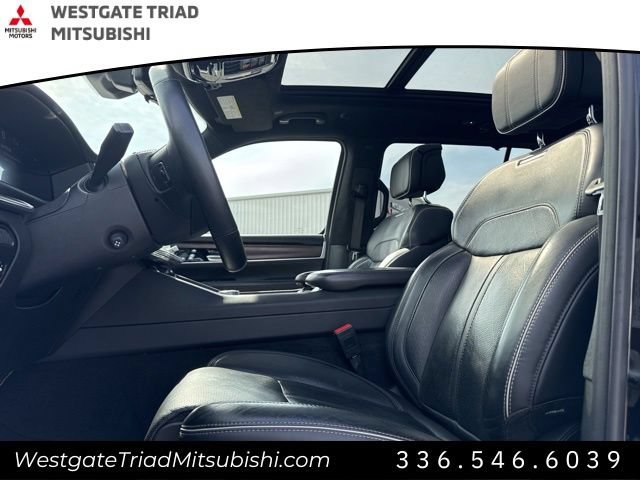 Used 2023 Jeep Grand Wagoneer Series II w/ Flexible Seating Group AWD/4WD image 13