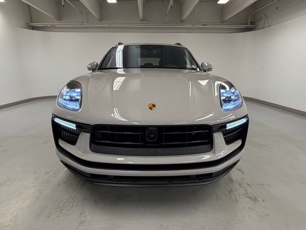 Used 2023 Porsche Macan S image 2
