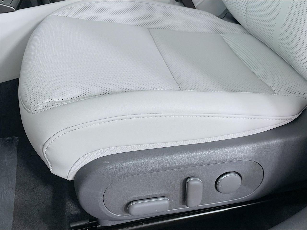 New 2026 Hyundai Kona SEL Premium AWD/4WD image 22
