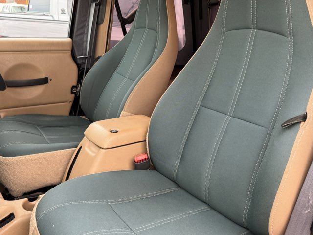 Used 1999 Jeep Wrangler Sahara image 12