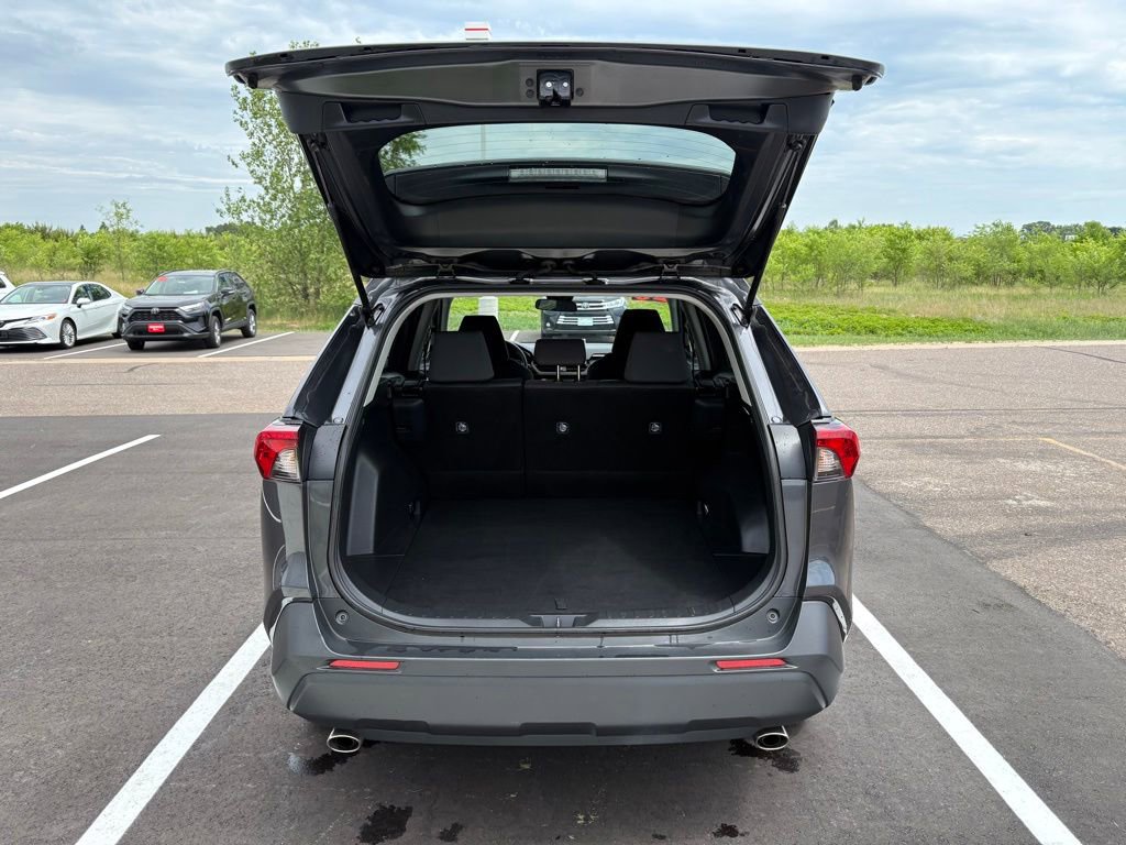 Certified 2025 Toyota RAV4 XLE AWD/4WD image 4