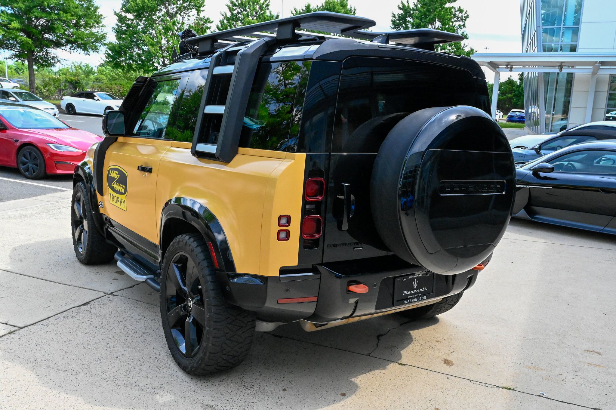 Used 2023 Land Rover Defender 90 X-Dynamic SE AWD/4WD image 7