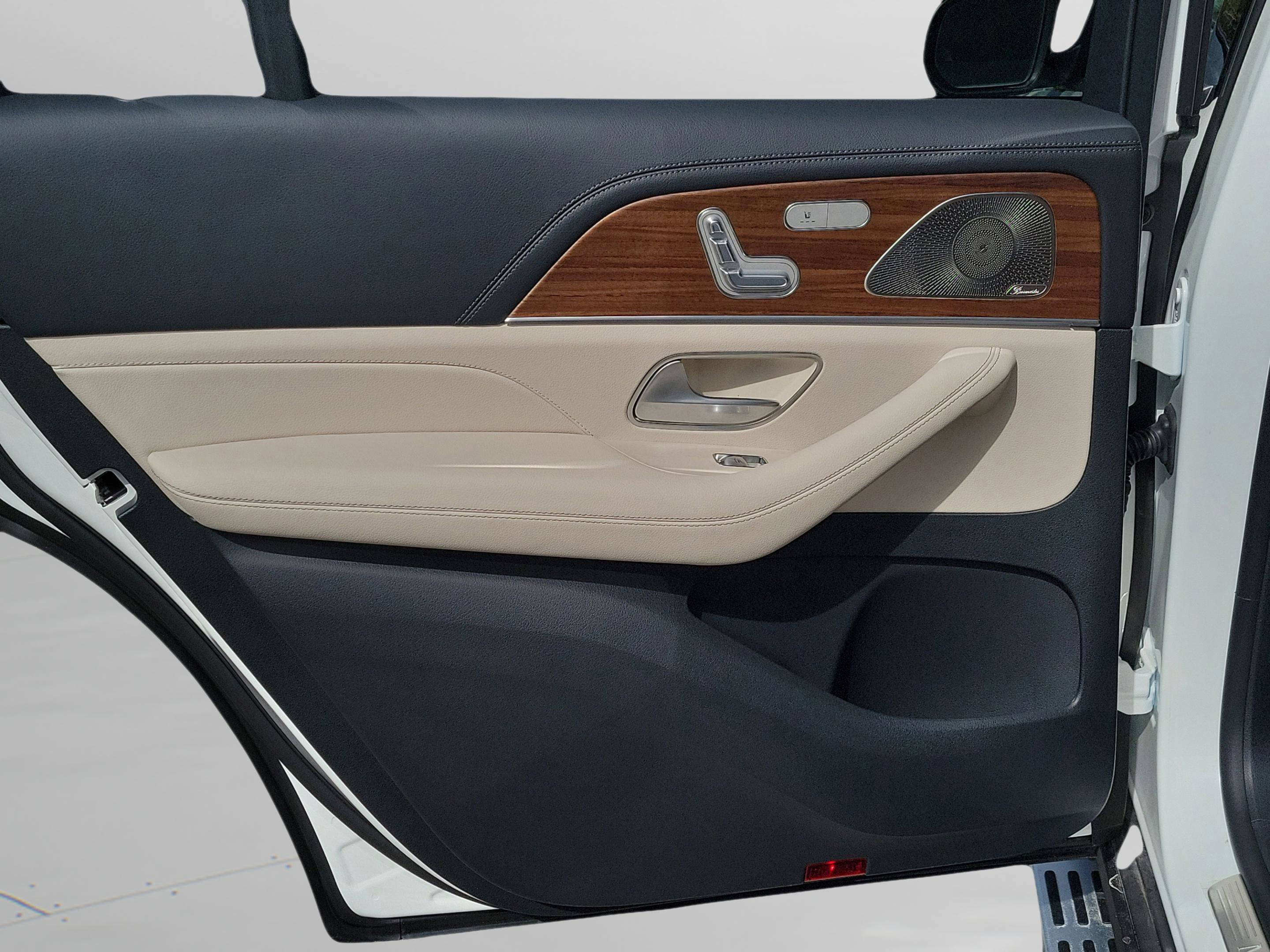 New 2026 Mercedes-Benz GLS 580 4MATIC image 7