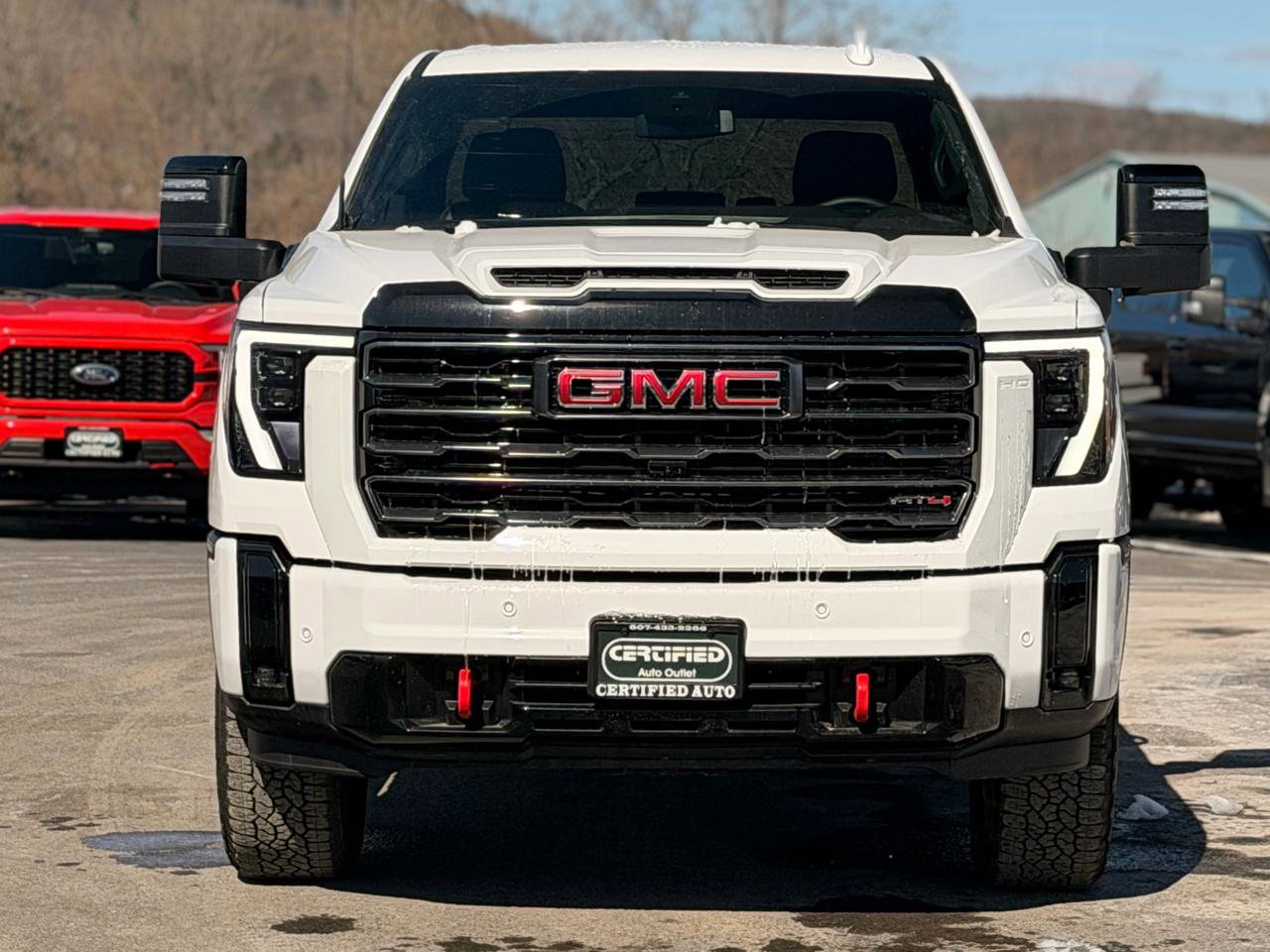 Used 2025 GMC Sierra 2500 AT4 image 2