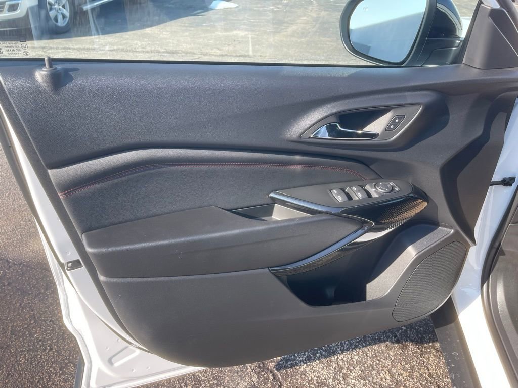 New 2026 Chevrolet Trax RS w/ Sunroof Package image 9